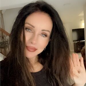 Meet your Posher, Bernadette